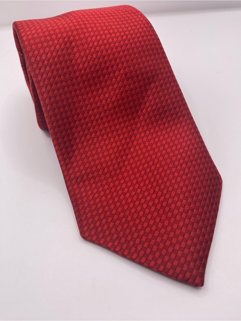David Donahue Men's Red Micro-Pattern Silk Tie